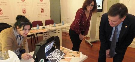 Imagen El Área de Cultura propone al público infantil de la provincia conocer las bambalinas de papel del teatro de sombras